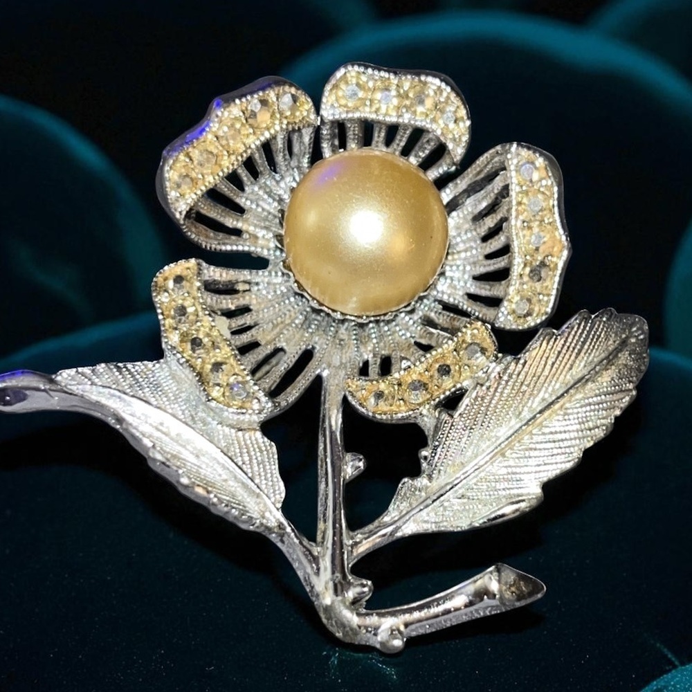 Vintage Sarah Coventry Silver Faux Pearl Brooch Pin and Flower Stem Leaves